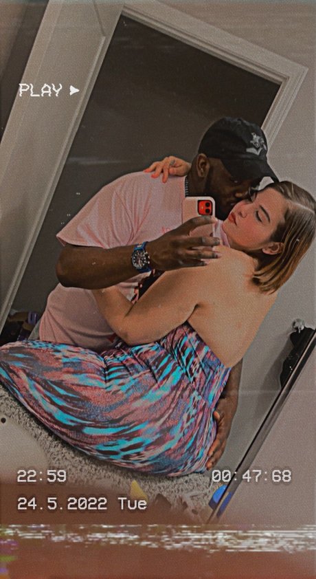 Naakte gelekte OnlyFans-foto van Alexandria Davis