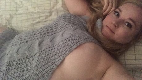 Naakte gelekte OnlyFans-foto van Alice