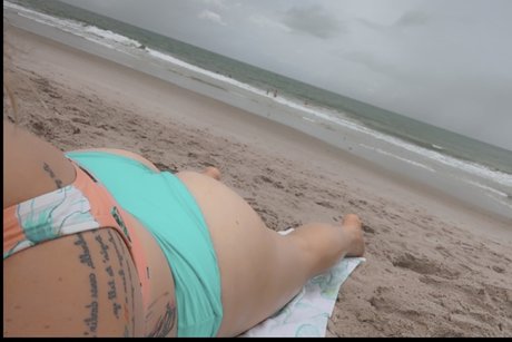 Naakte gelekte OnlyFans-foto van Hope