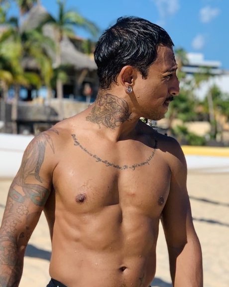 Naakte gelekte OnlyFans-foto van Akikunxxx