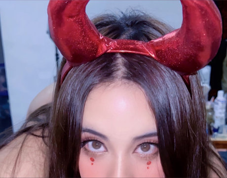 Naakte gelekte OnlyFans-foto van Pandu Pau Free