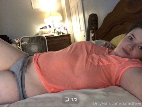 Naakte gelekte OnlyFans-foto van Parasite Eve Top 39