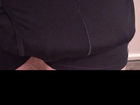 Naakte gelekte OnlyFans-foto van Gcaa