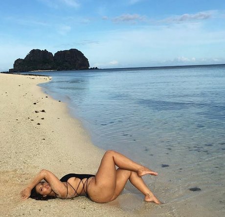 Naakte gelekte OnlyFans-foto van Paola