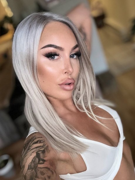 Naakte gelekte OnlyFans-foto van Pantycakestv