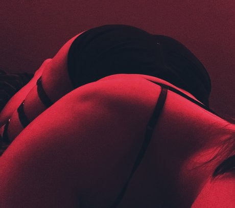 Naakte gelekte OnlyFans-foto van Panini Pixi