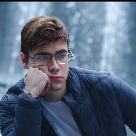 Naakte gelekte OnlyFans-foto van Panagiotios