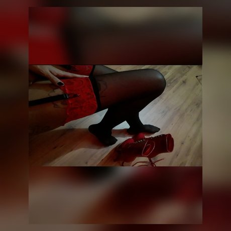 Naakte gelekte OnlyFans-foto van Painal Peggy