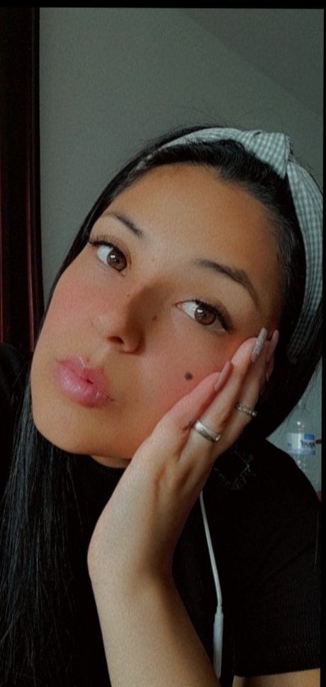 Naakte gelekte OnlyFans-foto van La Aleja