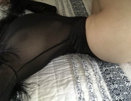 Naakte gelekte OnlyFans-foto van Alaska