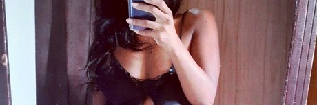 Naakte gelekte OnlyFans-foto van Lyla Escorpiana Perigosa 