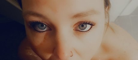 Naakte gelekte OnlyFans-foto van   