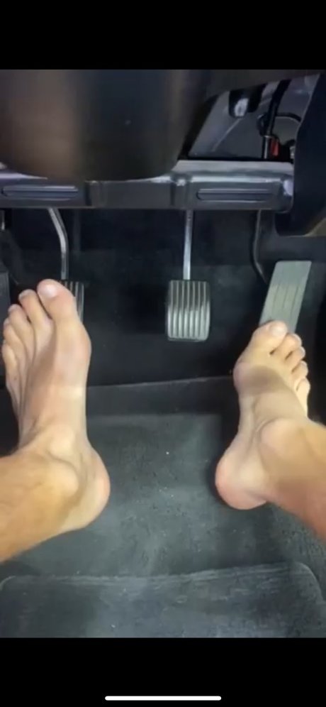 Naakte gelekte OnlyFans-foto van Pedal Fun