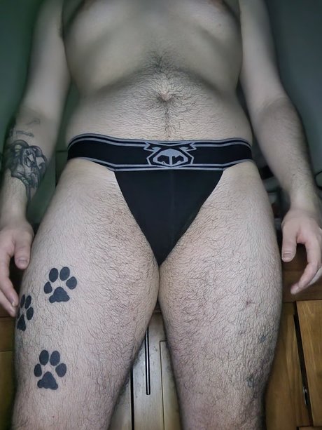 Naakte gelekte OnlyFans-foto van Peach