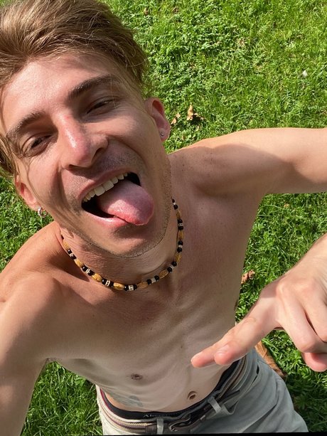 Naakte gelekte OnlyFans-foto van Paulcalifornia