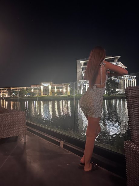 Naakte gelekte OnlyFans-foto van Mam
