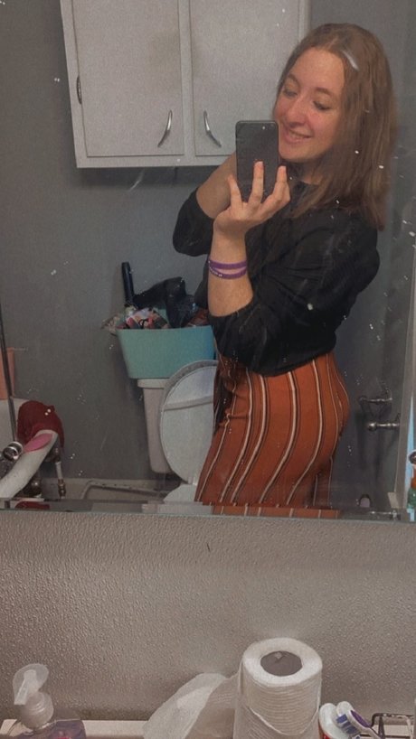 Naakte gelekte OnlyFans-foto van Daddysgirl90