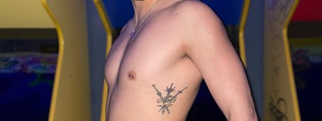 Naakte gelekte OnlyFans-foto van Pinkiemike Free