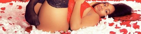 Naakte gelekte OnlyFans-foto van Pink 