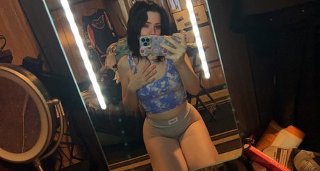 Naakte gelekte OnlyFans-foto van Pink
