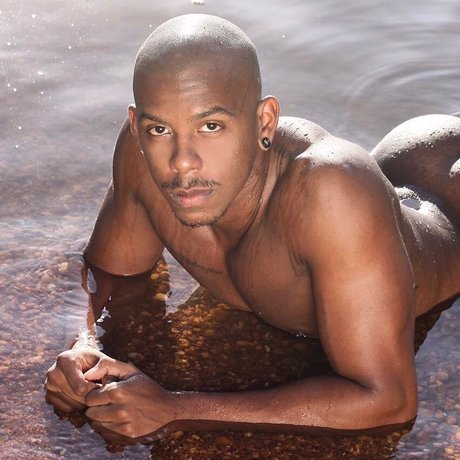 Naakte gelekte OnlyFans-foto van Pierre Carioca Almir Charr