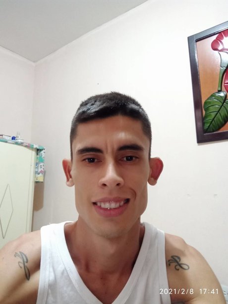 Naakte gelekte OnlyFans-foto van Julian Camilo Marroquin