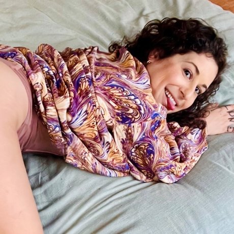 Naakte gelekte OnlyFans-foto van Annie Altman