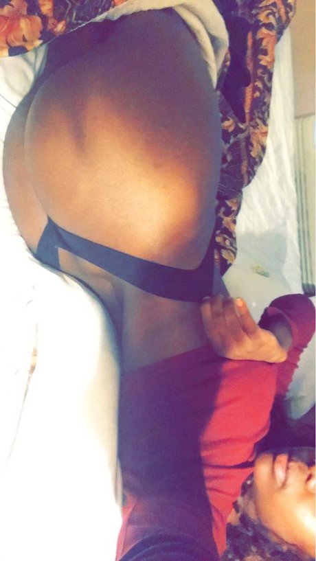 Naakte gelekte OnlyFans-foto van Exoticalana