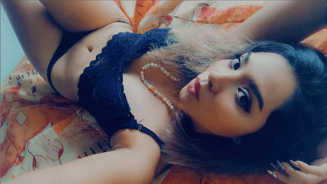 Naakte gelekte OnlyFans-foto van Cherrybomb94