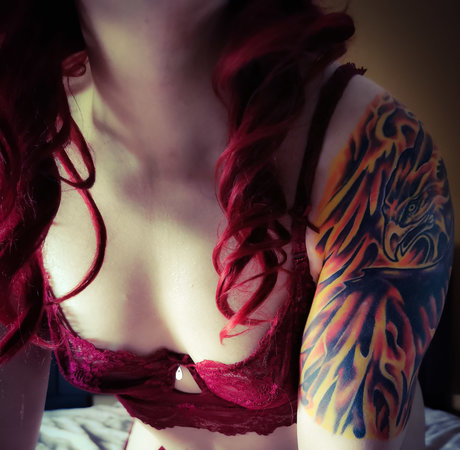 Naakte gelekte OnlyFans-foto van Phoenix Girl