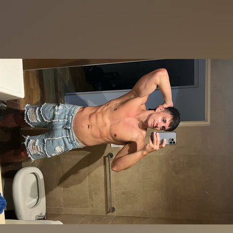 Naakte gelekte OnlyFans-foto van Facu Vortex 