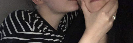 Naakte gelekte OnlyFans-foto van Petite Phoenix