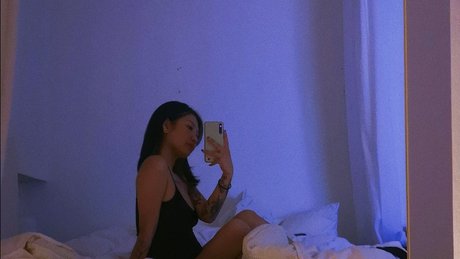 Naakte gelekte OnlyFans-foto van Petitefleur