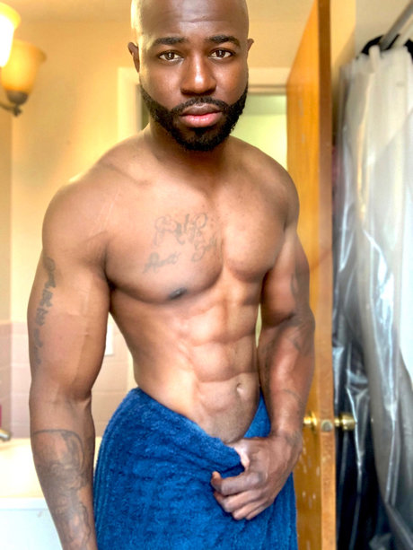 Naakte gelekte OnlyFans-foto van Pleasure