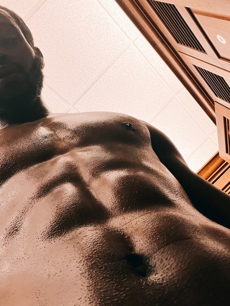 Naakte gelekte OnlyFans-foto van Playboy