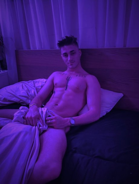Naakte gelekte OnlyFans-foto van  Playboij Free 