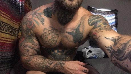 Naakte gelekte OnlyFans-foto van Bill Wang