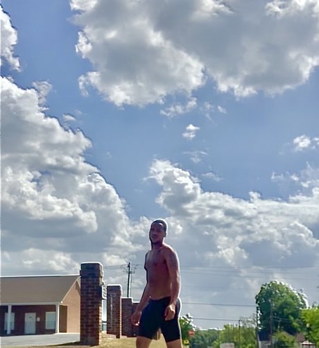 Naakte gelekte OnlyFans-foto van Thegoldenaries