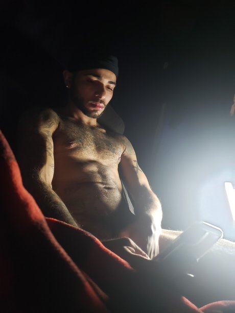 Naakte gelekte OnlyFans-foto van Pjay Dineroo