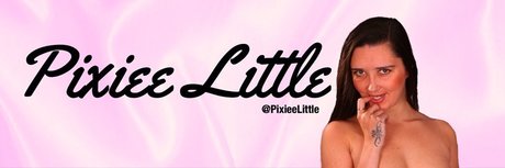 Naakte gelekte OnlyFans-foto van Pixiee Little Productions