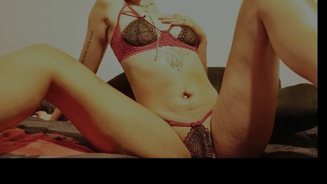 Naakte gelekte OnlyFans-foto van P I X I E 