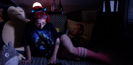 Naakte gelekte OnlyFans-foto van Pixie