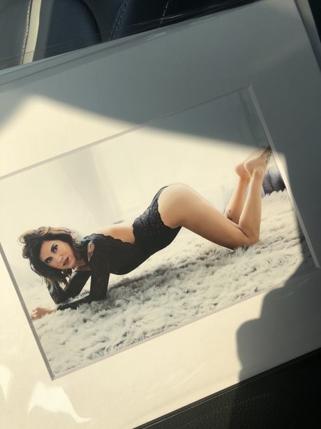 Naakte gelekte OnlyFans-foto van Tits Up