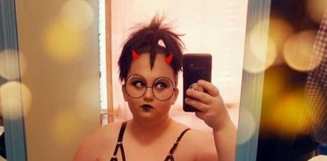 Naakte gelekte OnlyFans-foto van Daddysbabygirl98