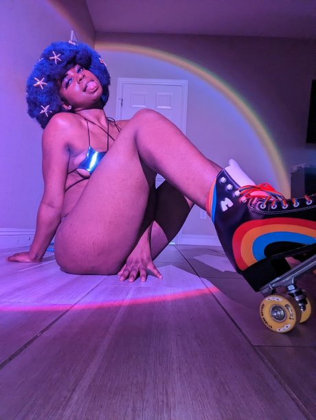 Naakte gelekte OnlyFans-foto van Dawn