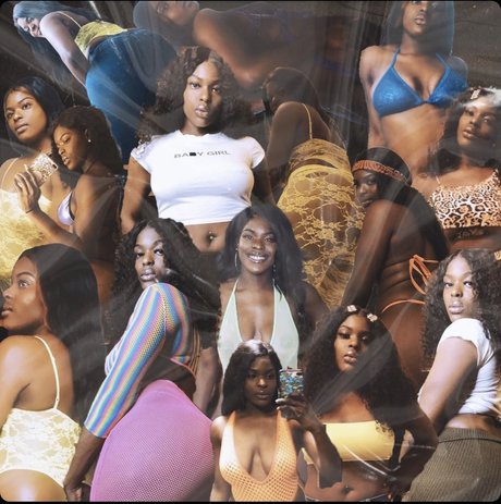Naakte gelekte OnlyFans-foto van Chocolate Barbie