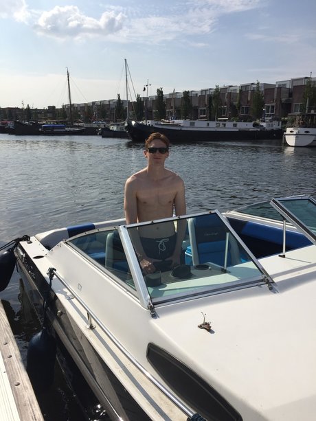 Naakte gelekte OnlyFans-foto van Darko