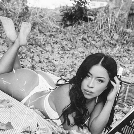 Naakte gelekte OnlyFans-foto van Daniela Beatriz