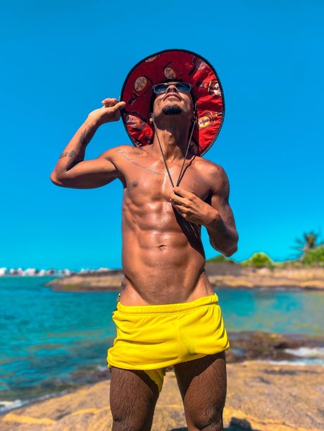 Naakte gelekte OnlyFans-foto van Patrick Connan