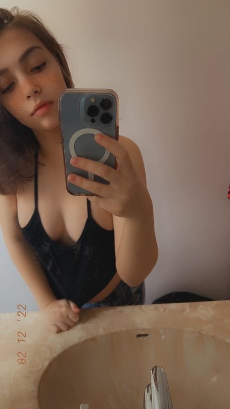 Naakte gelekte OnlyFans-foto van Pregomama2023